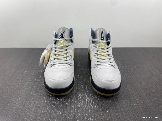 1st Kicks Maniere Air Jordan Ma WMNS A 5 FZ5758-004 x 0806